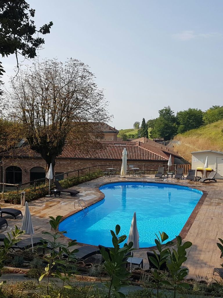 Relais Sant'Uffizio Lavignia Outdoor swimming pool in the hotel